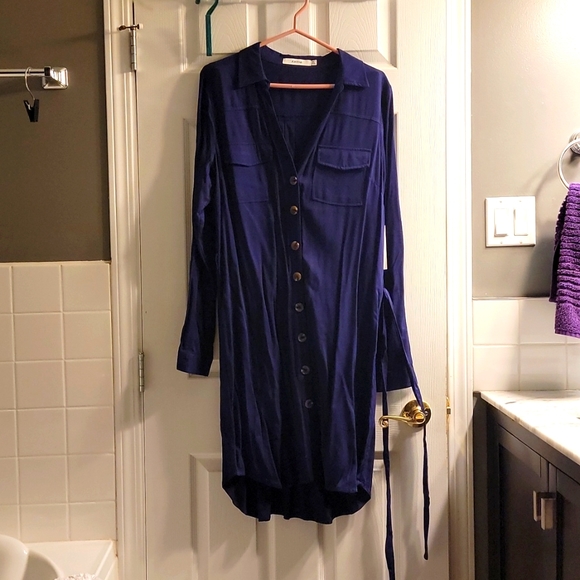 Shirt dress - Picture 1 of 4